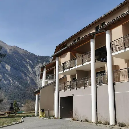Duplex T3 A Avec Terrasse, Piscine, Sauna Et Parking - Capacite 6 Personnes - Fr-1-165b-53 Lejlighed Jausiers
